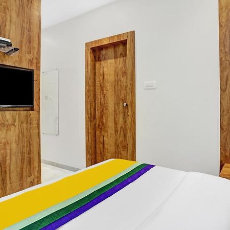 Itsy Hotels Heraa International Mumbai Bagian luar foto