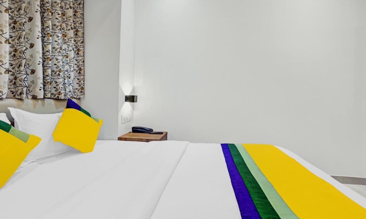 Itsy Hotels Heraa International Mumbai Bagian luar foto