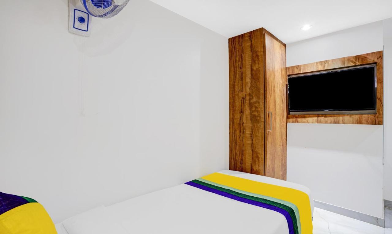 Itsy Hotels Heraa International Mumbai Bagian luar foto