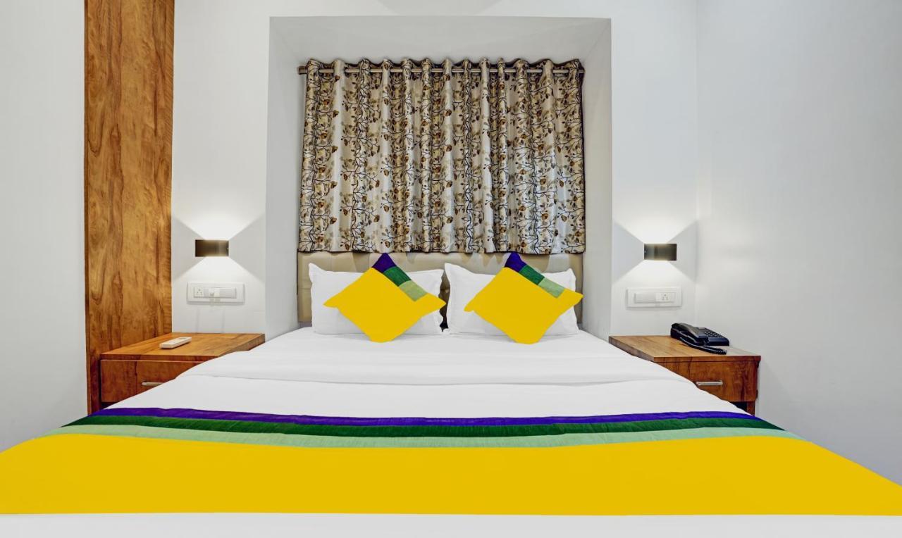 Itsy Hotels Heraa International Mumbai Bagian luar foto