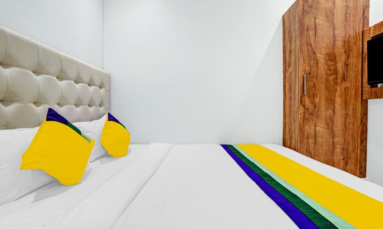 Itsy Hotels Heraa International Mumbai Bagian luar foto